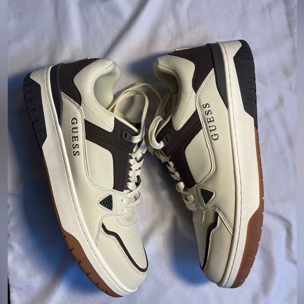 Guess Men's GMNADINE Cream and Brown low-top Sneakers